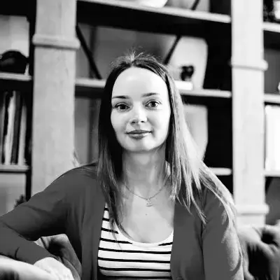 Lead interior designer in Marbella specializing in sophisticated residential and commercial interiors with a modern Mediterranean aesthetic.